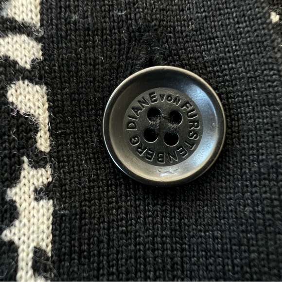 DIANE VON FURSTENBERG Abstract Black Cream Knit Wool Button Long Cardigan Sz S - Picture 4 of 15